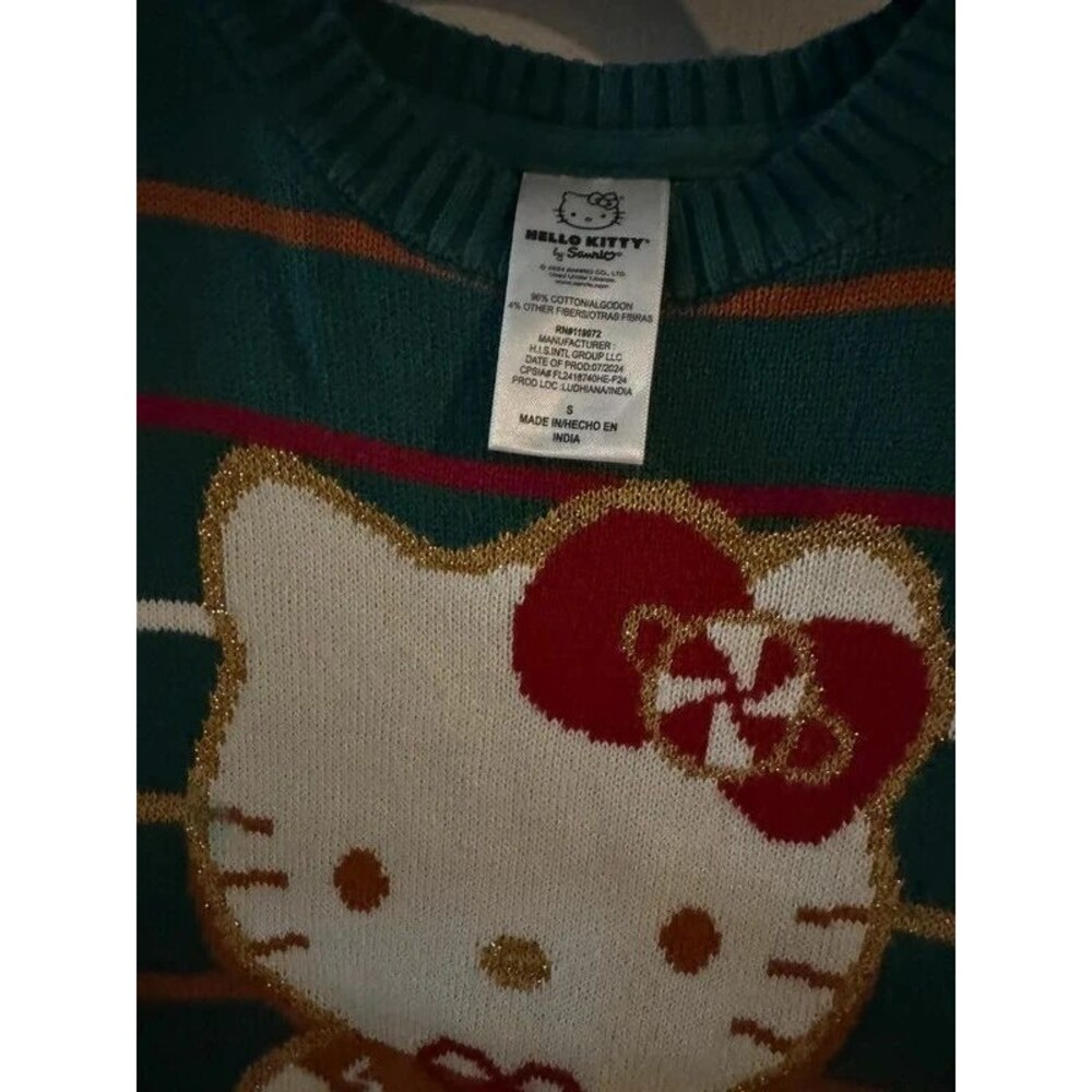 Hello Kitty Sweater - Picture 2 of 3